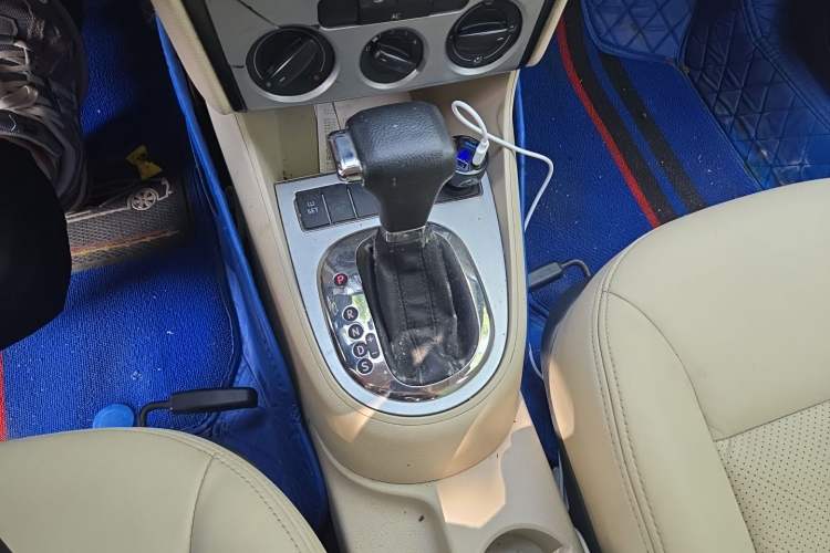 Used Volkswagen Lavida 2011 1.6L Automatic Premium Edition Gear Lever