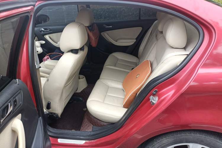 Used Volkswagen Lavida 2011 1.6L Automatic Premium Edition Left Rear Seat