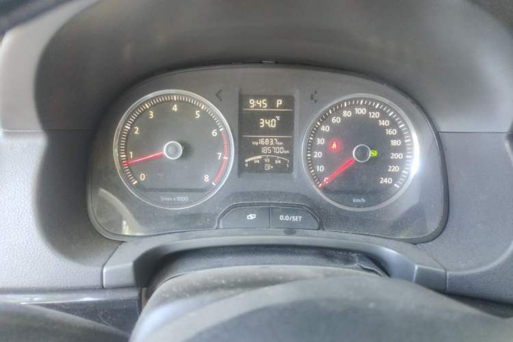 Used Volkswagen Lavida 2011 1.4 TSI DSG Prestige Edition Odometer Close Up