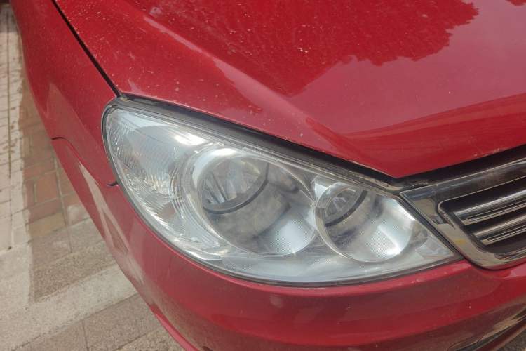 Used Volkswagen Lavida 2011 1.6L Automatic Premium Edition Right Front Headlight