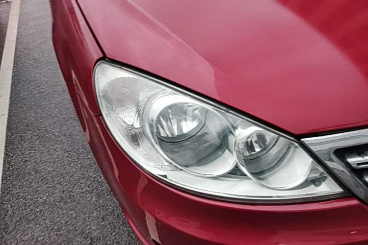 Used Volkswagen Lavida 2011 1.6L Automatic Premium Edition Right Front Headlight