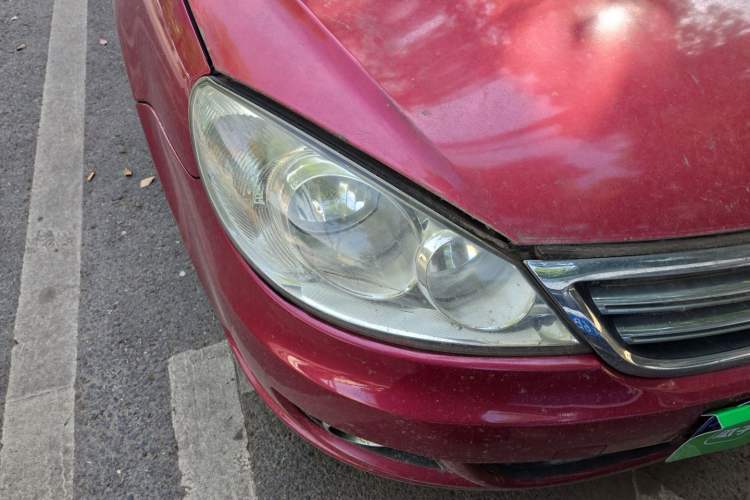 Used Volkswagen Lavida 2011 1.6L Automatic Premium Edition Right Front Headlight