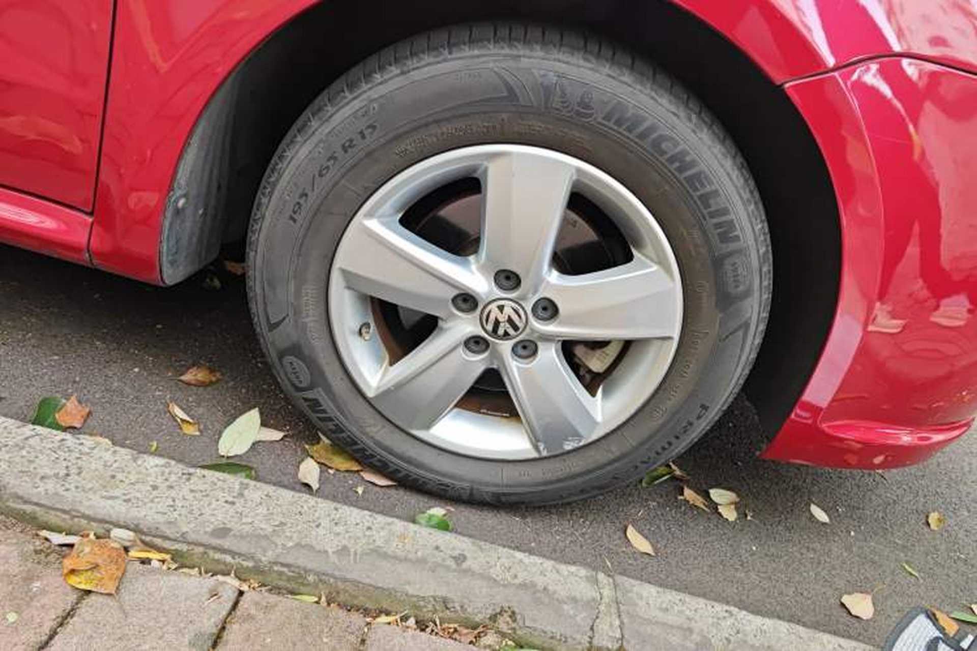 Used Volkswagen Lavida 2011 1.6L Manual Joy Version Right Front Wheel Hub