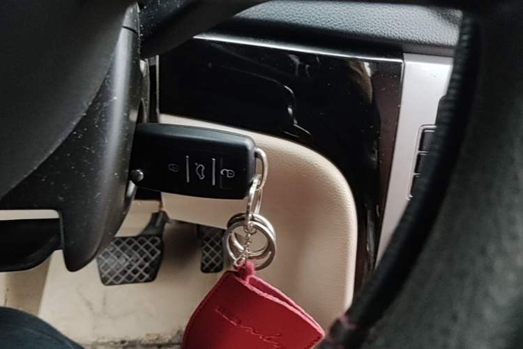 Used Volkswagen Lavida 2011 1.6L Automatic Premium Edition Vehicle Key