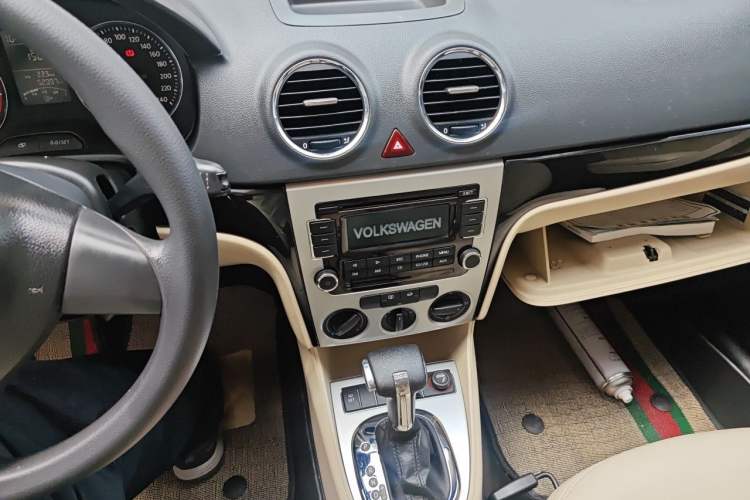 Used Volkswagen Lavida 2011 1.4 TSI DSG Prestige Edition Audio And AC Panel