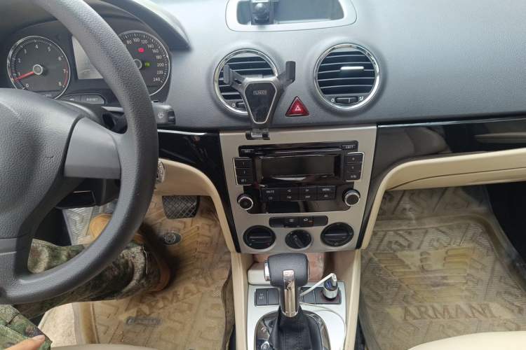 Used Volkswagen Lavida 2011 1.4 TSI DSG Prestige Edition Audio And AC Panel