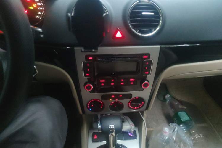 Used Volkswagen Lavida 2011 1.4 TSI DSG Prestige Edition Audio And AC Panel