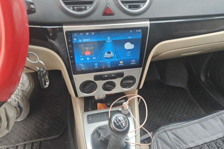 Used Volkswagen Lavida 2011 1.6L Manual - Premium Edition Audio And AC Panel