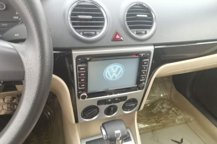 Used Volkswagen Lavida 2011 1.4 TSI DSG Prestige Edition Audio And AC Panel