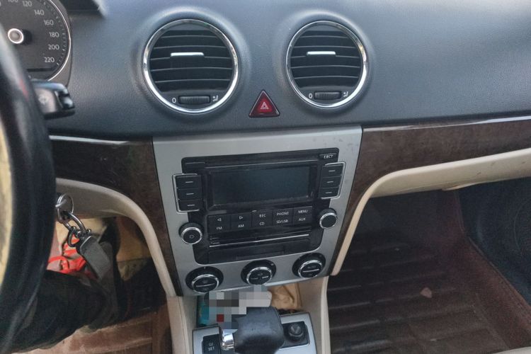 Used Volkswagen Lavida 2011 1.6L Automatic Pinxuan Edition Audio And AC Panel