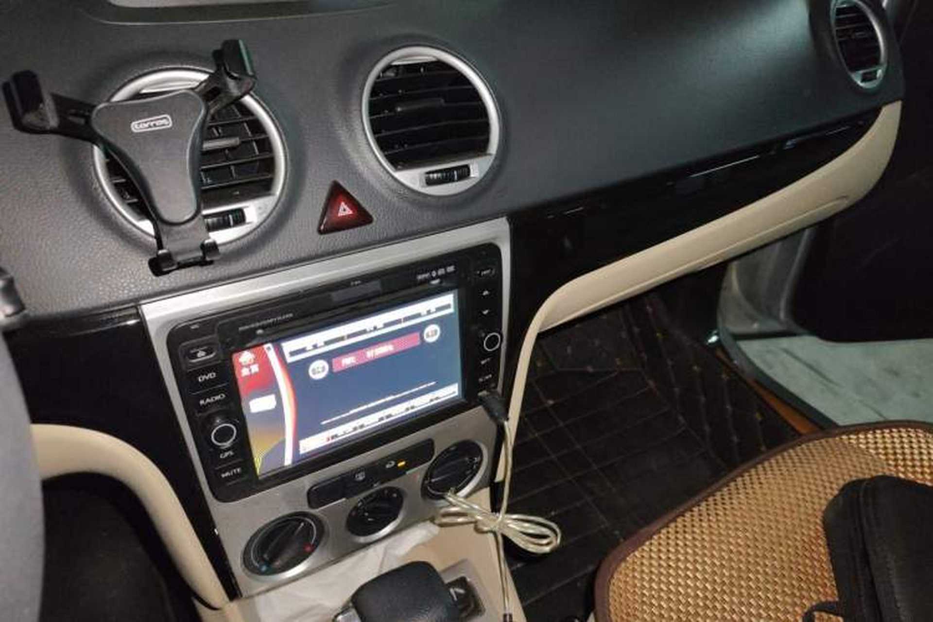 Used Volkswagen Lavida 2011 2.0L Automatic Premium Edition Audio And AC Panel