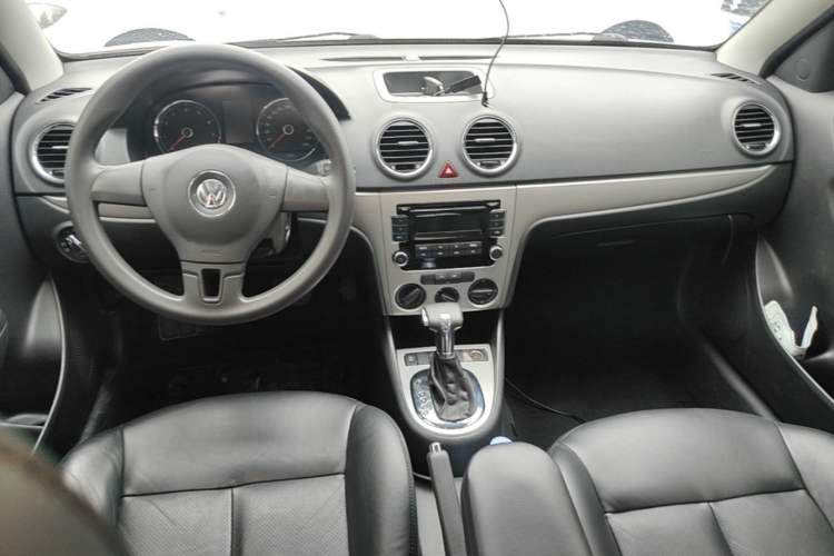 Used Volkswagen Lavida 2011 1.4 TSI DSG Prestige Edition Center Console
