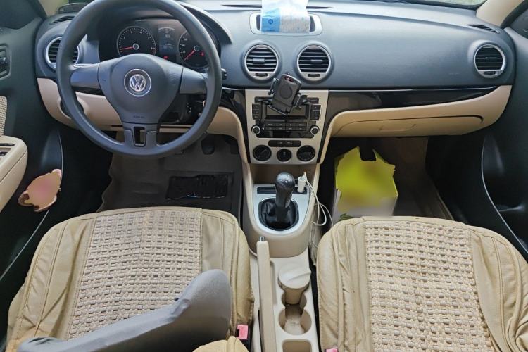 Used Volkswagen Lavida 2011 1.6L Manual Joy Version Center Console