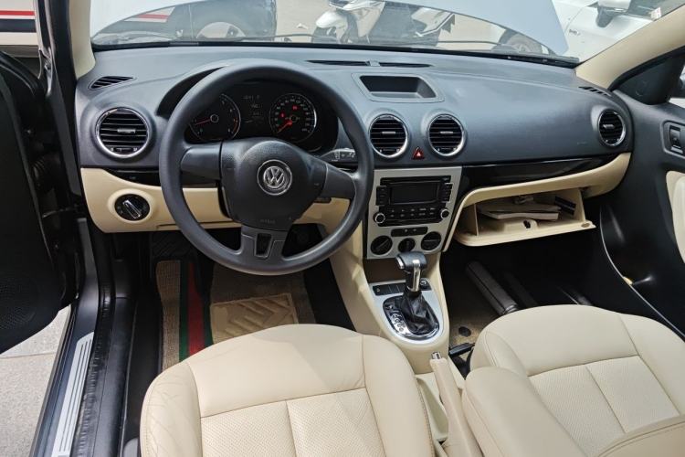 Used Volkswagen Lavida 2011 1.4 TSI DSG Prestige Edition Center Console