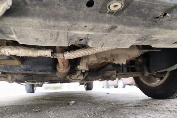 Used Volkswagen Lavida 2011 1.6L Manual - Premium Edition Chassis Front