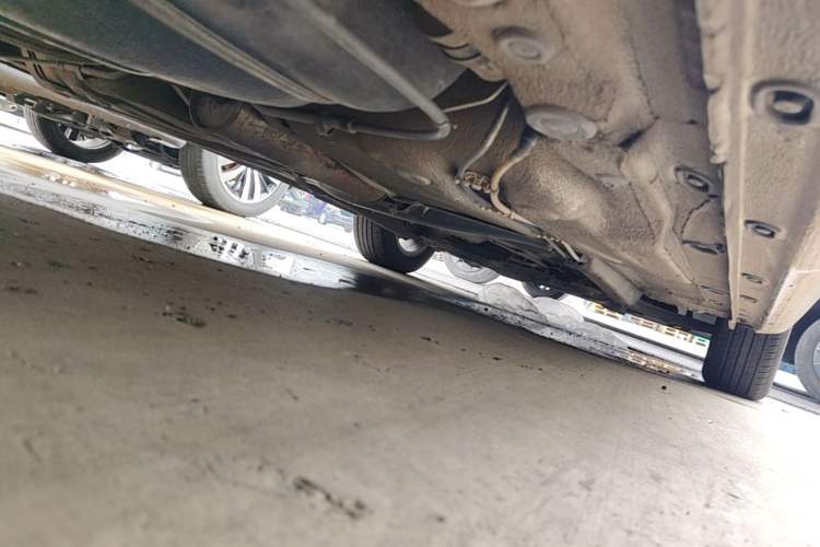 Used Volkswagen Lavida 2011 1.6L Manual Joy Version Chassis Rear Right