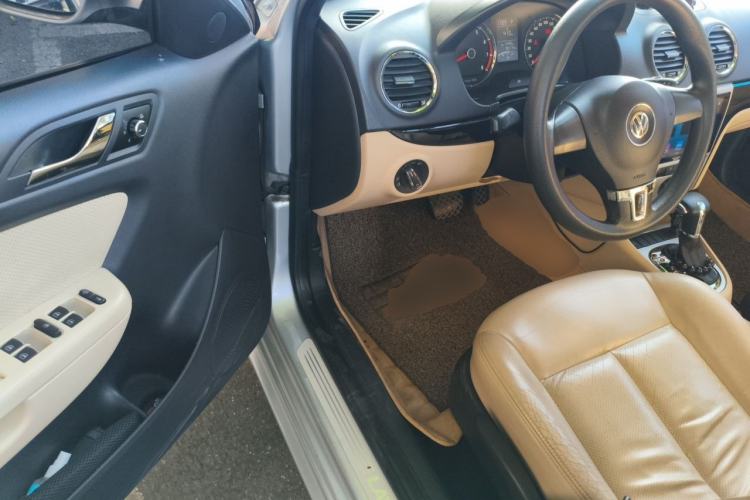 Used Volkswagen Lavida 2011 1.4 TSI DSG Prestige Edition Driver Seat