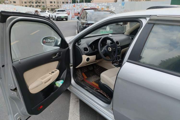 Used Volkswagen Lavida 2011 1.6L Automatic PinYou Edition Driver Seat