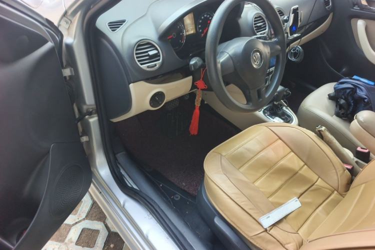 Used Volkswagen Lavida 2011 1.6L Automatic PinYou Edition Driver Seat