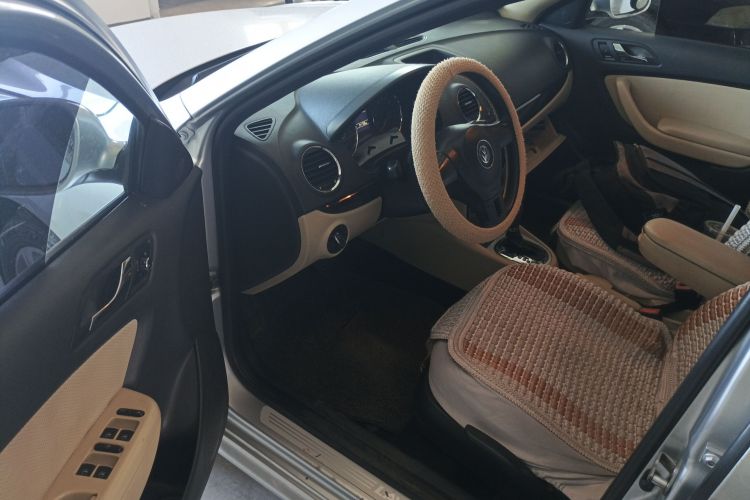 Used Volkswagen Lavida 2011 1.6L Automatic Premium Edition Driver Seat