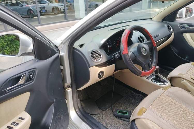 Used Volkswagen Lavida 2011 1.6L Automatic Premium Edition Driver Seat