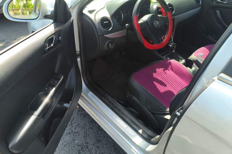 Used Volkswagen Lavida 2011 1.6L Automatic Premium Edition Driver Seat