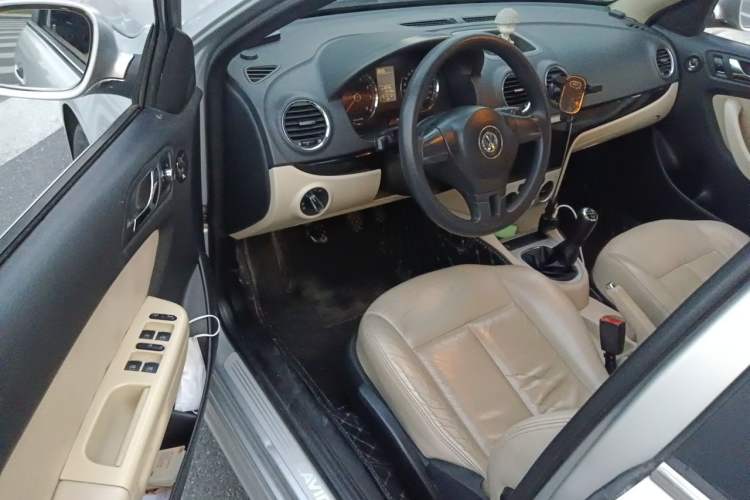 Used Volkswagen Lavida 2011 1.4 TSI Manual Prestige Edition Driver Seat