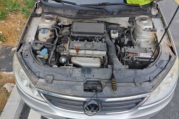 Used Volkswagen Lavida 2011 1.6L Manual Joy Version Engine Bay