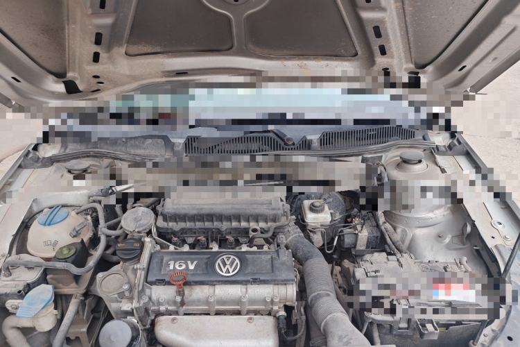 Used Volkswagen Lavida 2011 1.6L Automatic Premium Edition Engine Bay