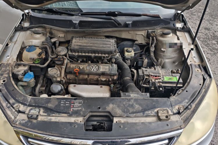 Used Volkswagen Lavida 2011 1.6L Manual - Premium Edition Engine Bay