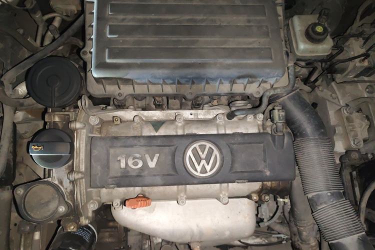 Used Volkswagen Lavida 2011 1.6L Automatic Premium Edition Engine Bay