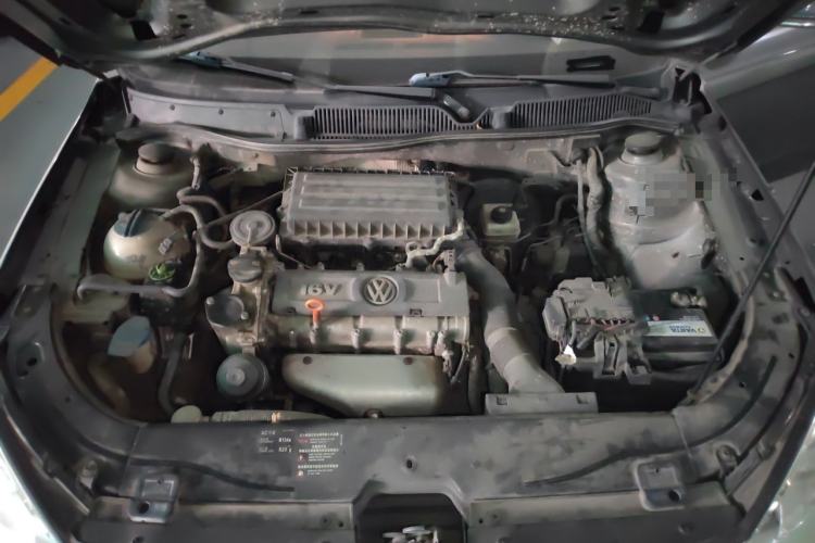 Used Volkswagen Lavida 2011 1.6L Automatic Premium Edition Engine Bay