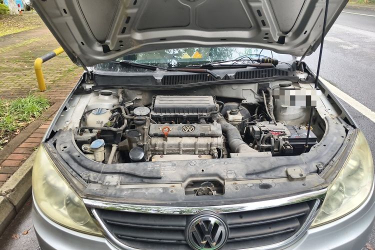 Used Volkswagen Lavida 2011 1.6L Automatic PinYou Edition Engine Bay