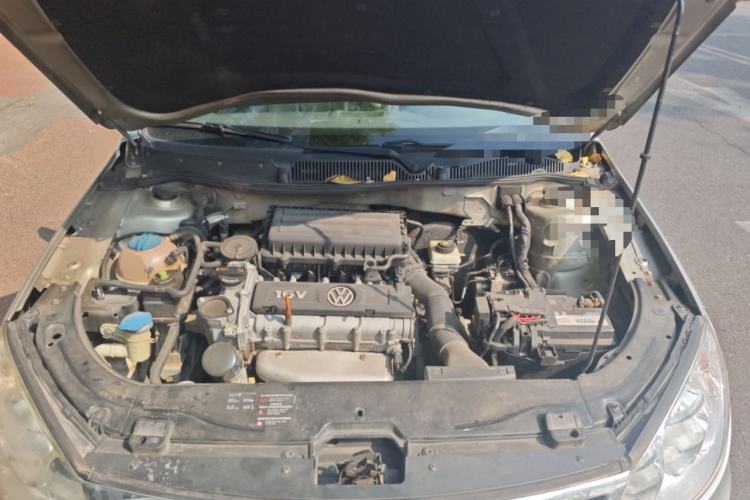 Used Volkswagen Lavida 2011 1.6L Automatic Premium Edition Engine Bay