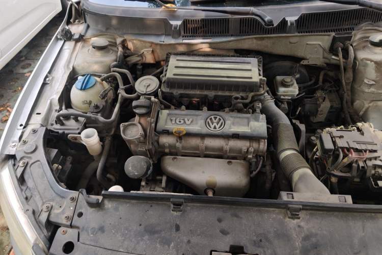 Used Volkswagen Lavida 2011 1.6L Manual Joy Version Engine Bay