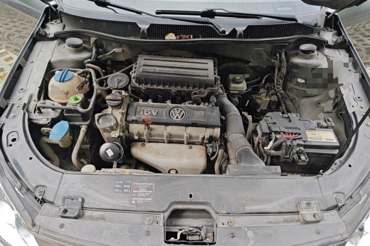Used Volkswagen Lavida 2011 1.6L Manual Joy Version Engine Bay