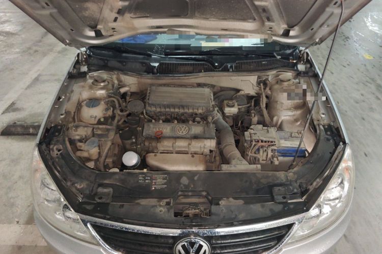 Used Volkswagen Lavida 2011 1.6L Manual Joy Version Engine Bay
