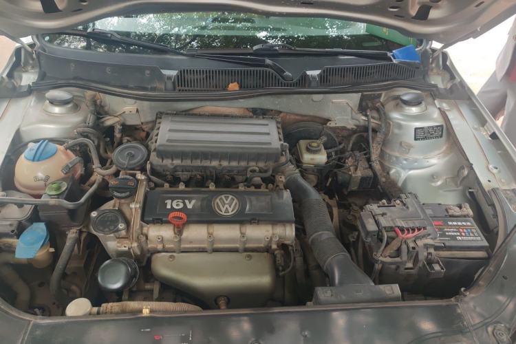 Used Volkswagen Lavida 2011 1.6L Manual - Premium Edition Engine Bay