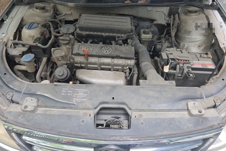 Used Volkswagen Lavida 2011 1.6L Automatic Premium Edition Engine Bay