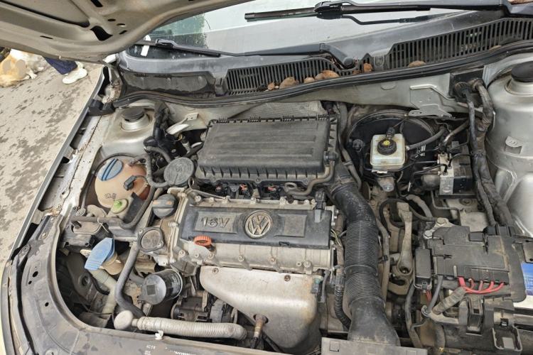 Used Volkswagen Lavida 2011 1.6L Manual Joy Version Engine Bay