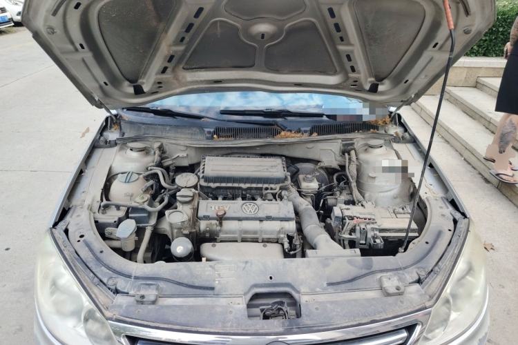 Used Volkswagen Lavida 2011 1.6L Automatic Premium Edition Engine Bay