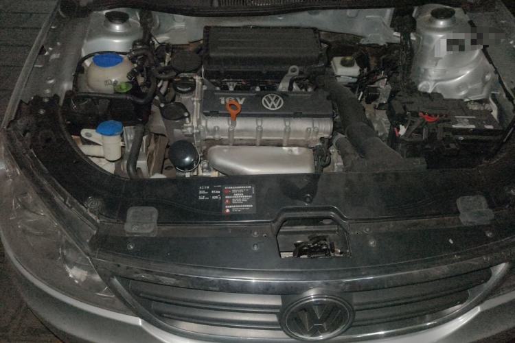 Used Volkswagen Lavida 2011 1.6L Automatic PinYou Edition Engine Bay