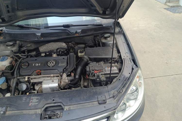 Used Volkswagen Lavida 2011 1.4 TSI DSG Prestige Edition Engine Bay Left