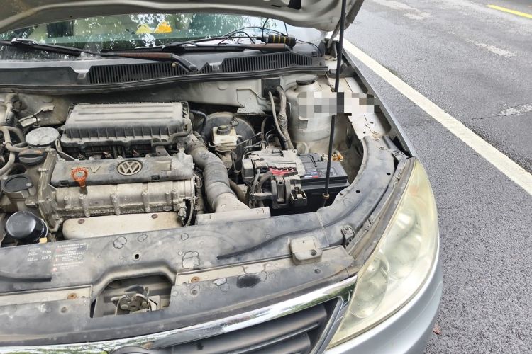 Used Volkswagen Lavida 2011 1.6L Automatic PinYou Edition Engine Bay Left
