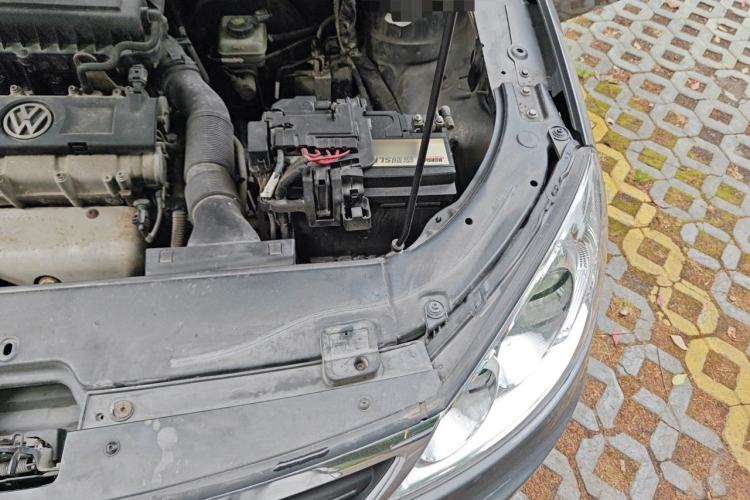 Used Volkswagen Lavida 2011 1.6L Manual Joy Version Engine Bay Left
