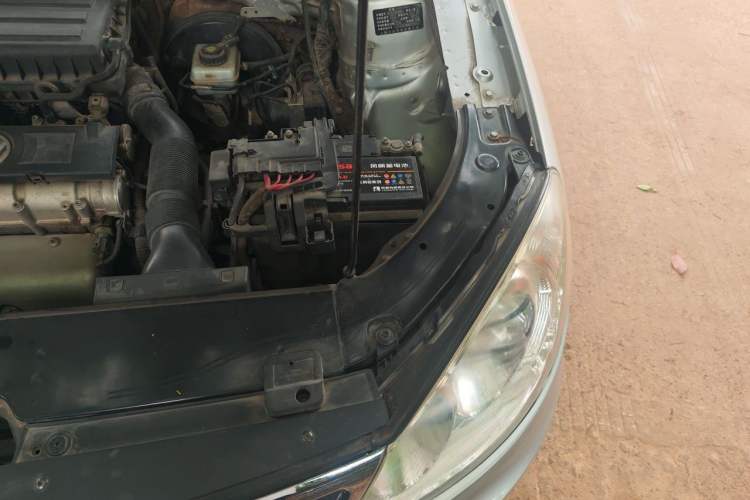 Used Volkswagen Lavida 2011 1.6L Manual - Premium Edition Engine Bay Left