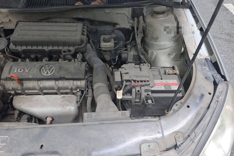 Used Volkswagen Lavida 2011 1.6L Automatic Premium Edition Engine Bay Left