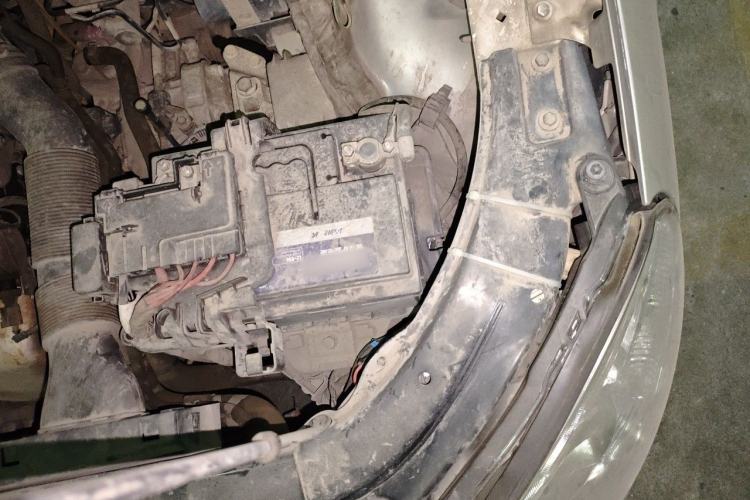 Used Volkswagen Lavida 2011 1.6L Automatic Premium Edition Engine Bay Left