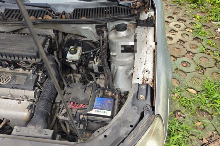Used Volkswagen Lavida 2011 1.6L Manual Joy Version Engine Bay Left