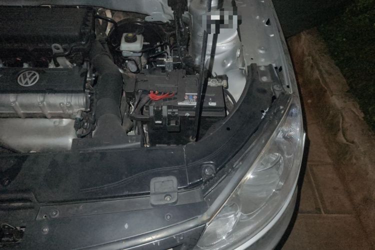 Used Volkswagen Lavida 2011 1.6L Automatic PinYou Edition Engine Bay Left